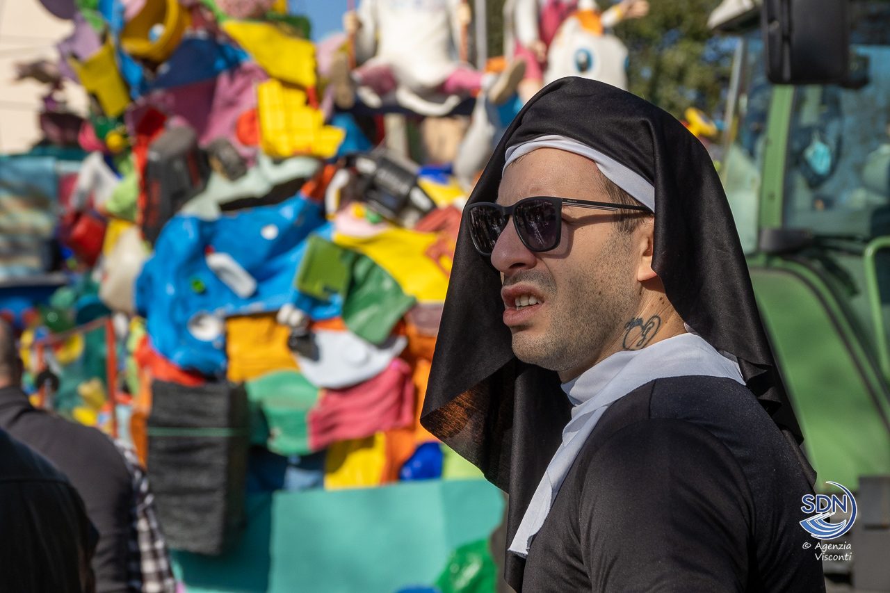 La sfilata del Carnevale 2023 ad Oleggio