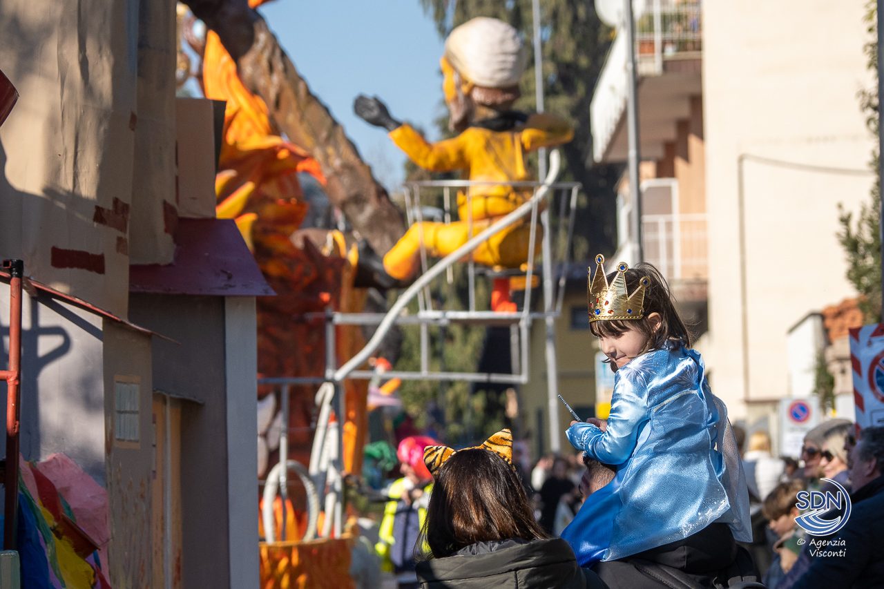 La sfilata del Carnevale 2023 ad Oleggio