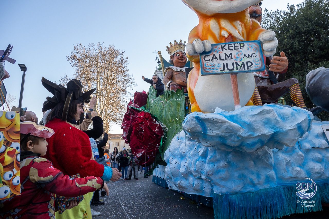 La sfilata del Carnevale 2023 ad Oleggio