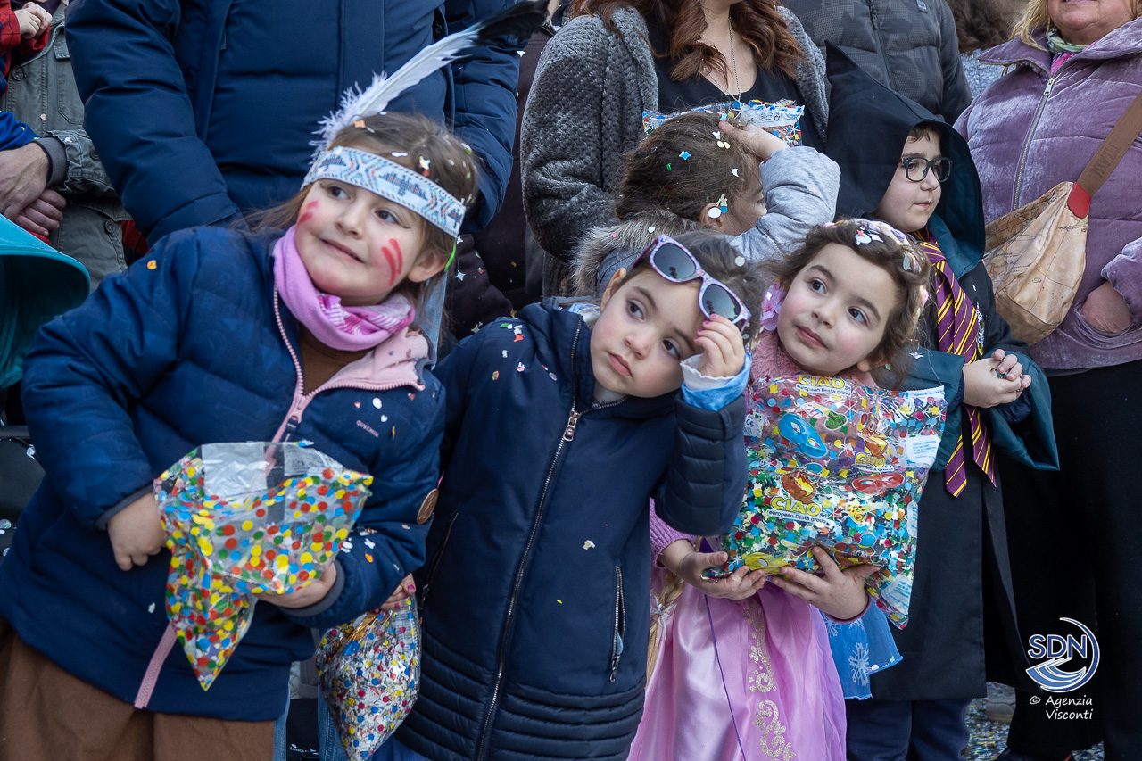 La sfilata del Carnevale 2023 ad Oleggio
