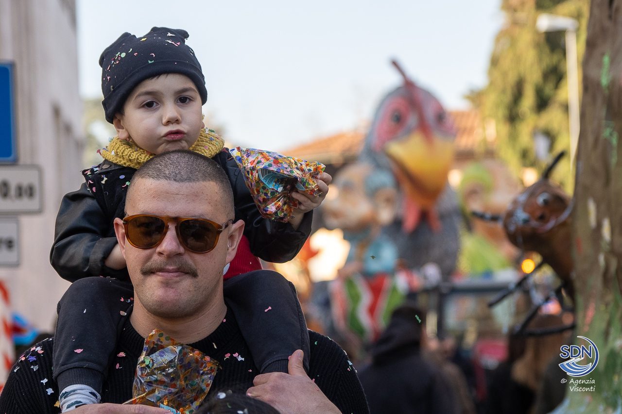 La sfilata del Carnevale 2023 ad Oleggio