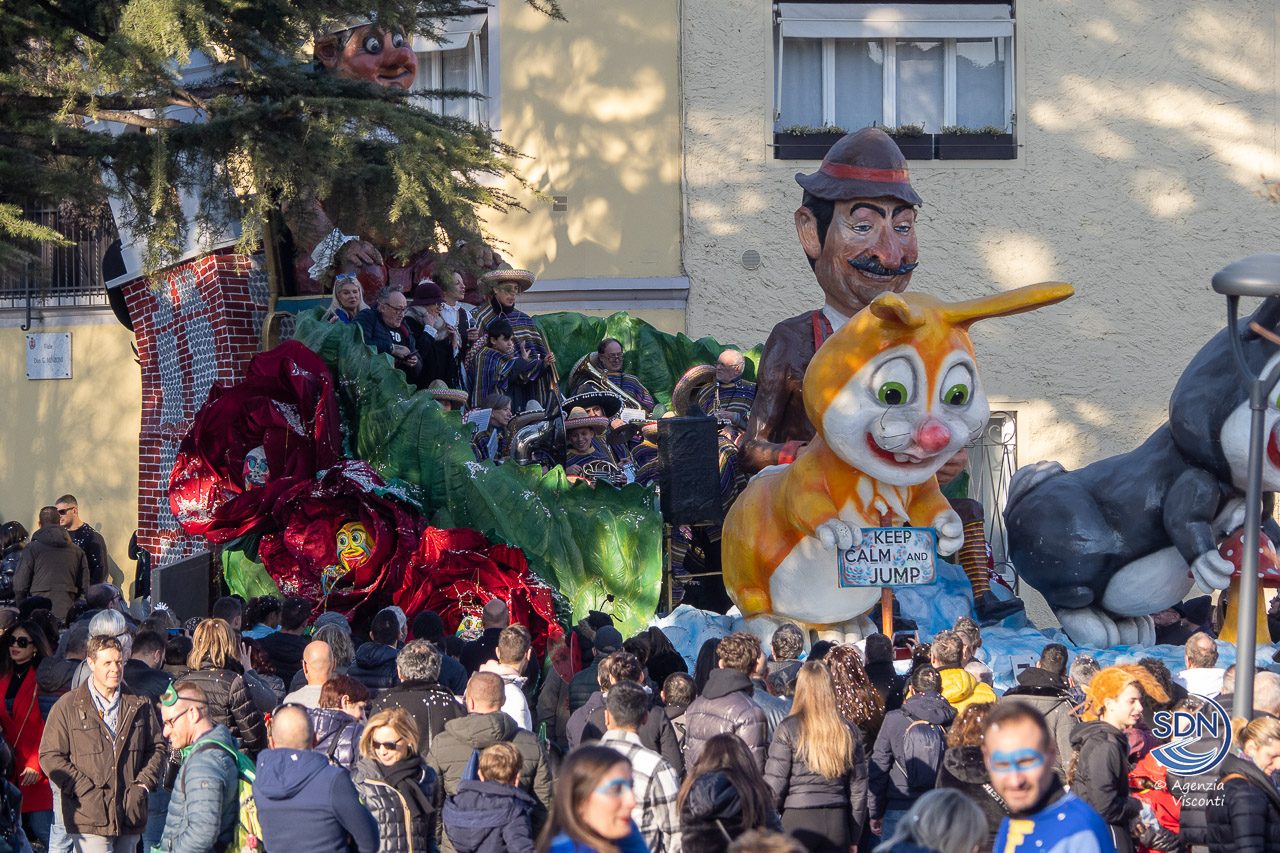 La sfilata del Carnevale 2023 ad Oleggio