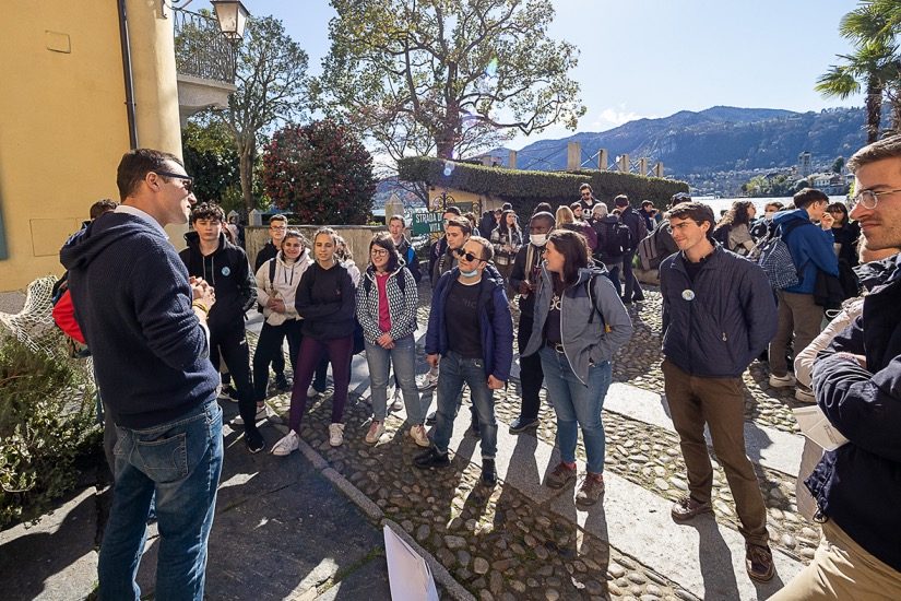 Veglia delle Palme 2022 con i giovani della diocesi di Novara e il vescovo Franco Giulio Brambilla al Sacro Monte di Orta.