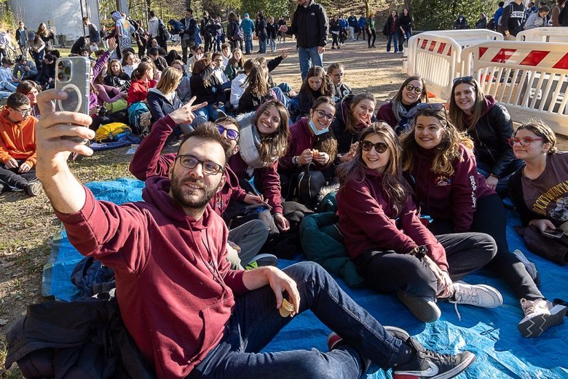 Veglia delle Palme 2022 con i giovani della diocesi di Novara e il vescovo Franco Giulio Brambilla al Sacro Monte di Orta.