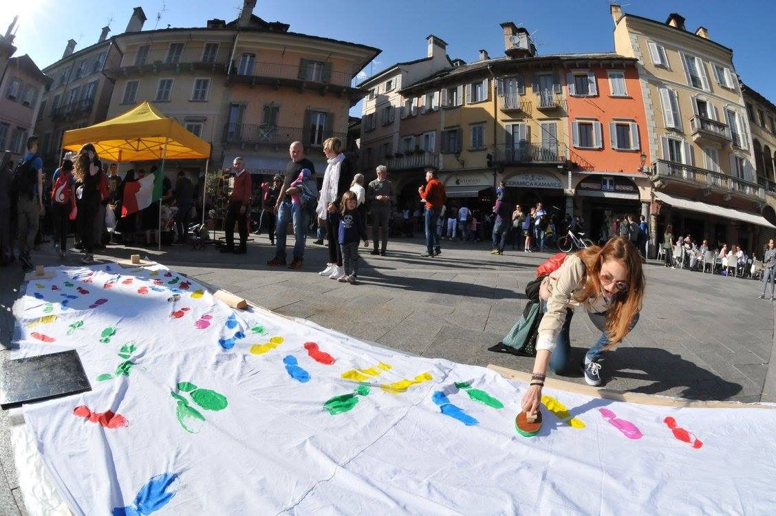 La Veglia delle Palme 2017 dei giovani con il vescovo Franco Giulio Brambilla a Domodossola