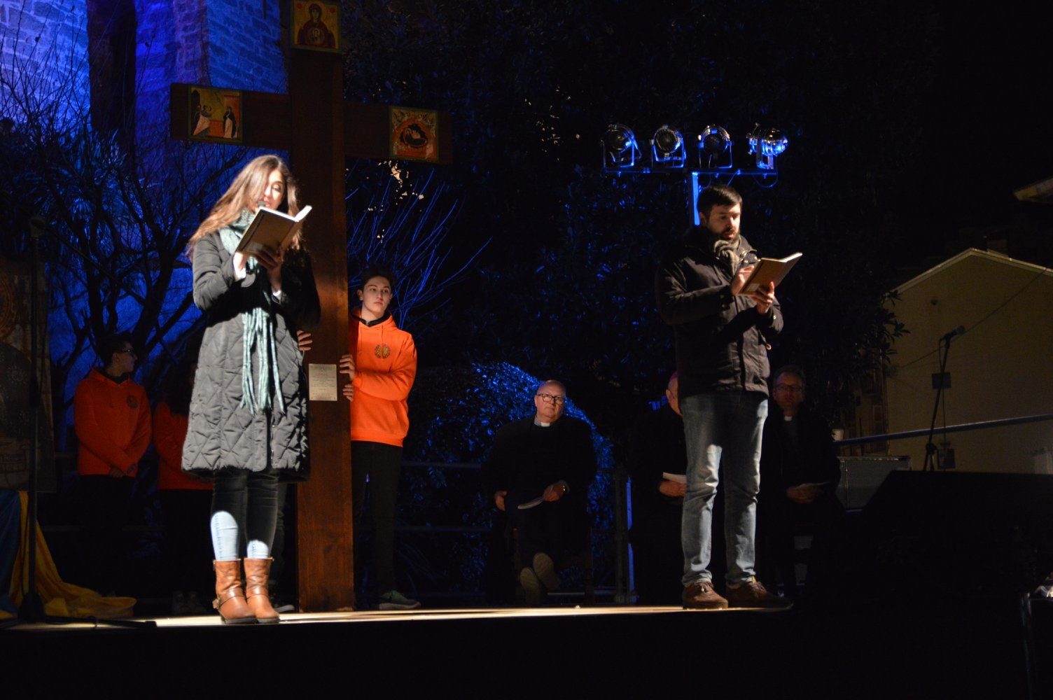 La veglia delle Palme 2018 con i giovani della diocesi e il vescovo Brambilla a Varallo