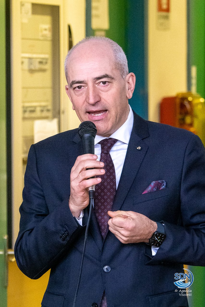 Il Ministro dell'Istruzione Giuseppe Valditara in visita nelle scuole di Novara
