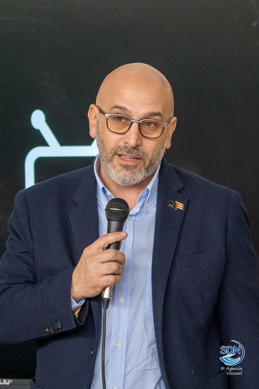 Il Ministro dell'Istruzione Giuseppe Valditara in visita nelle scuole di Novara