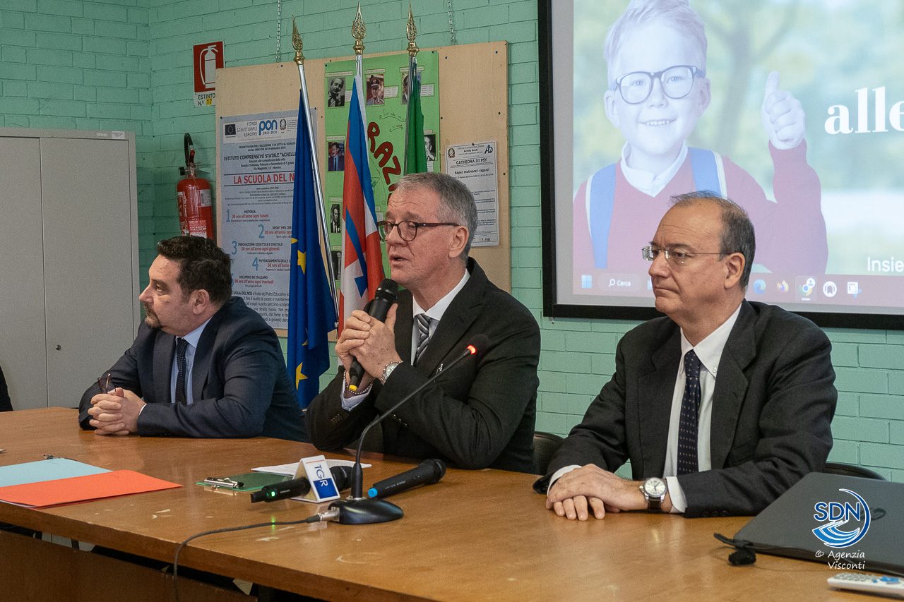 Il Ministro dell'Istruzione Giuseppe Valditara in visita nelle scuole di Novara