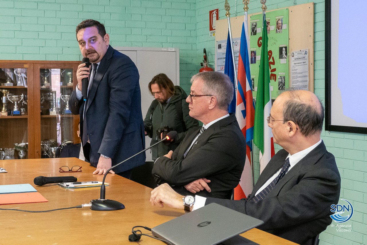 Il Ministro dell'Istruzione Giuseppe Valditara in visita nelle scuole di Novara