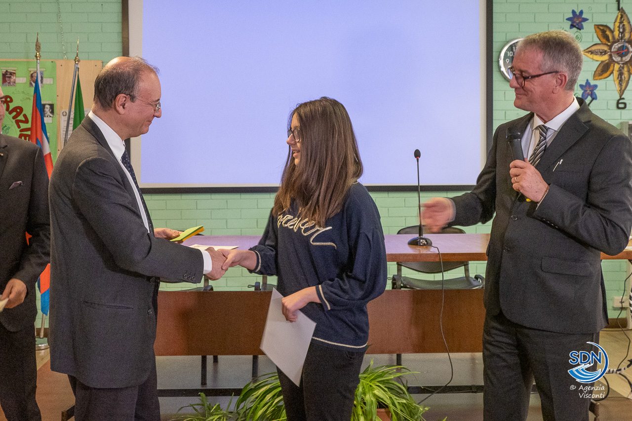 Il Ministro dell'Istruzione Giuseppe Valditara in visita nelle scuole di Novara