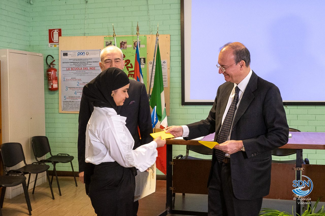 Il Ministro dell'Istruzione Giuseppe Valditara in visita nelle scuole di Novara