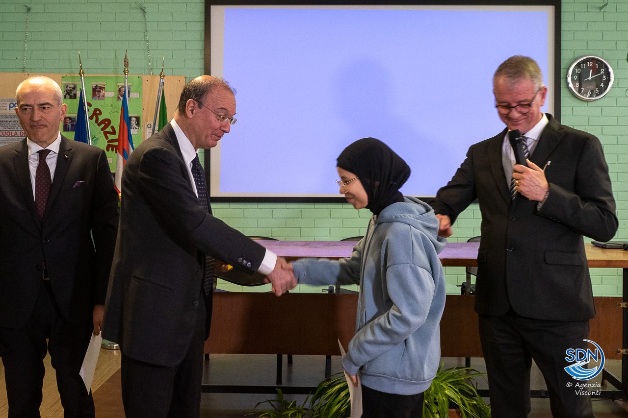 Il Ministro dell'Istruzione Giuseppe Valditara in visita nelle scuole di Novara
