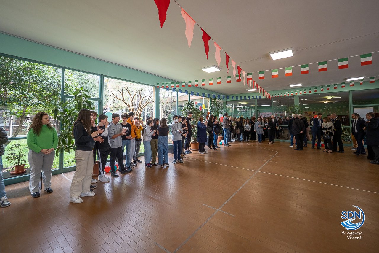 Il Ministro dell'Istruzione Giuseppe Valditara in visita nelle scuole di Novara