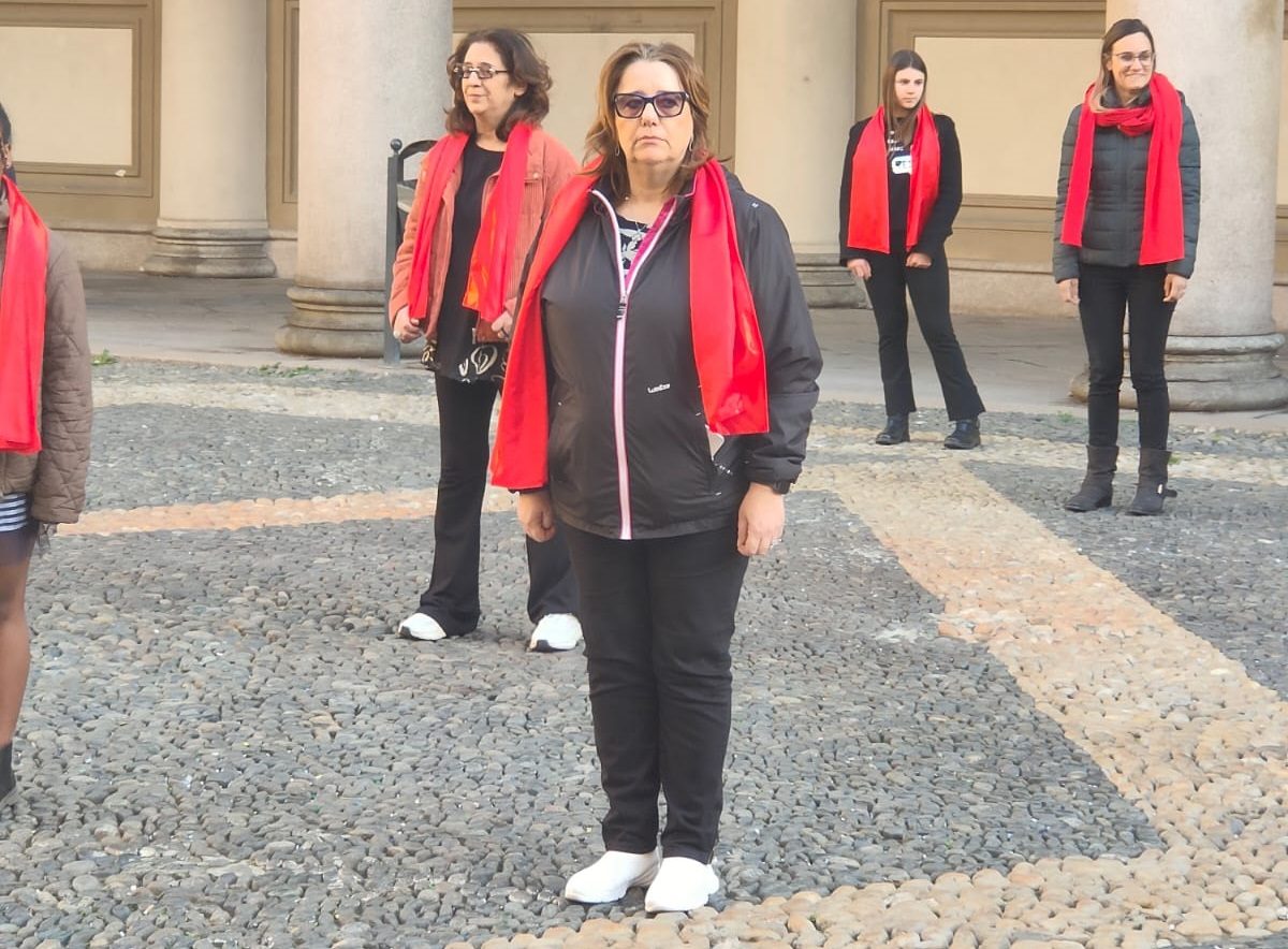 Veli rossi flash mob Io ballo libera