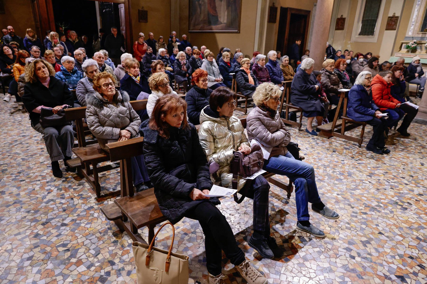 Vespolate - Borgolavezzaro - processione con la reliquia della Madonna di Re