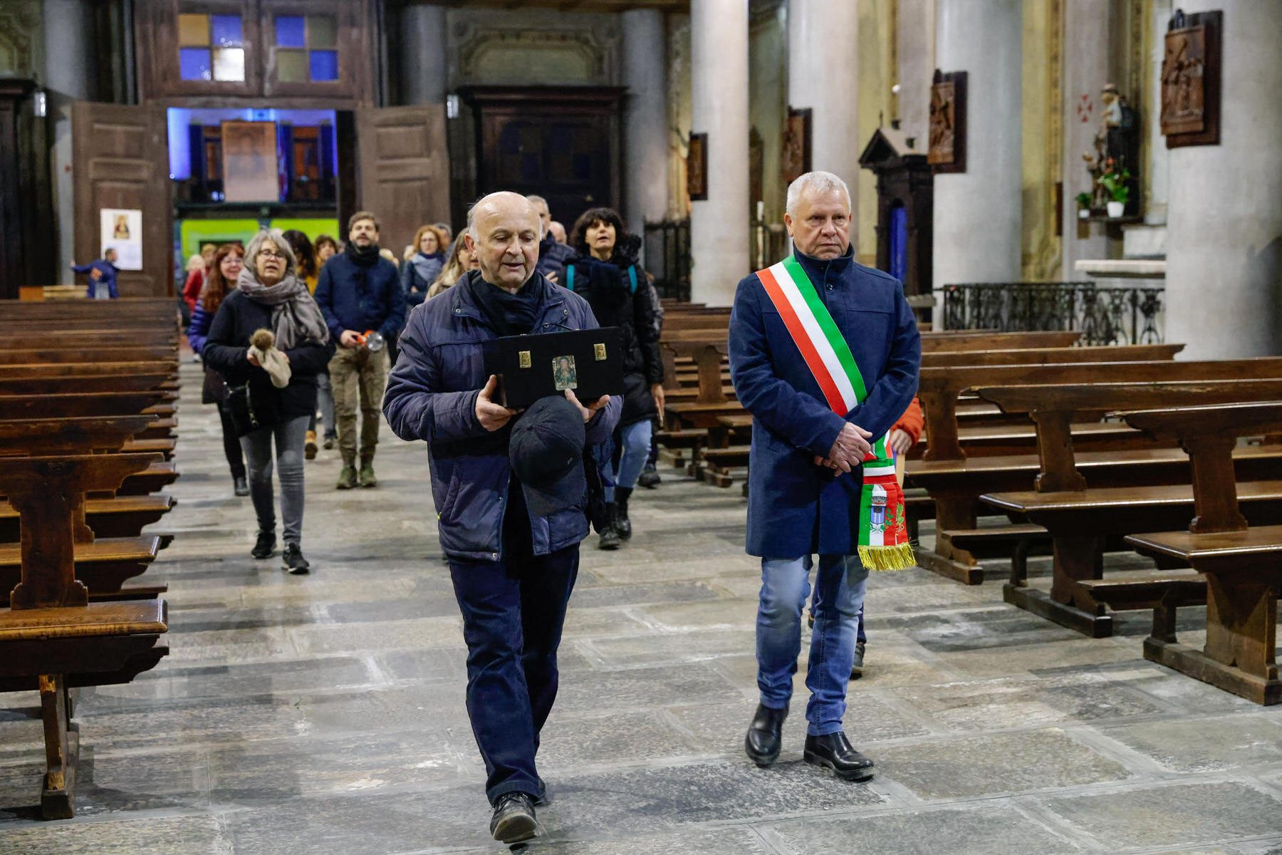 Vespolate - Borgolavezzaro - processione con la reliquia della Madonna di Re