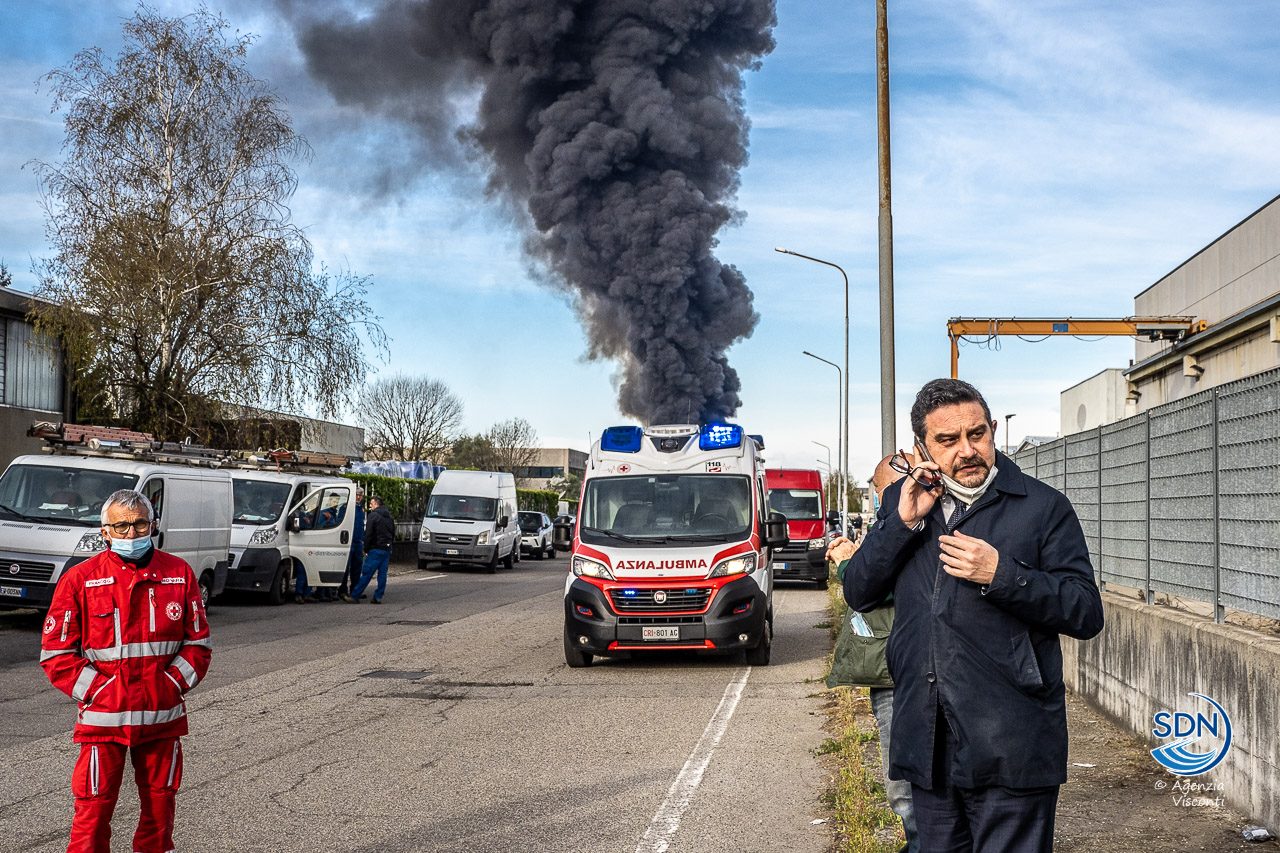 Il sindaco di Novara, Alessandro Canelli giusto sul posto