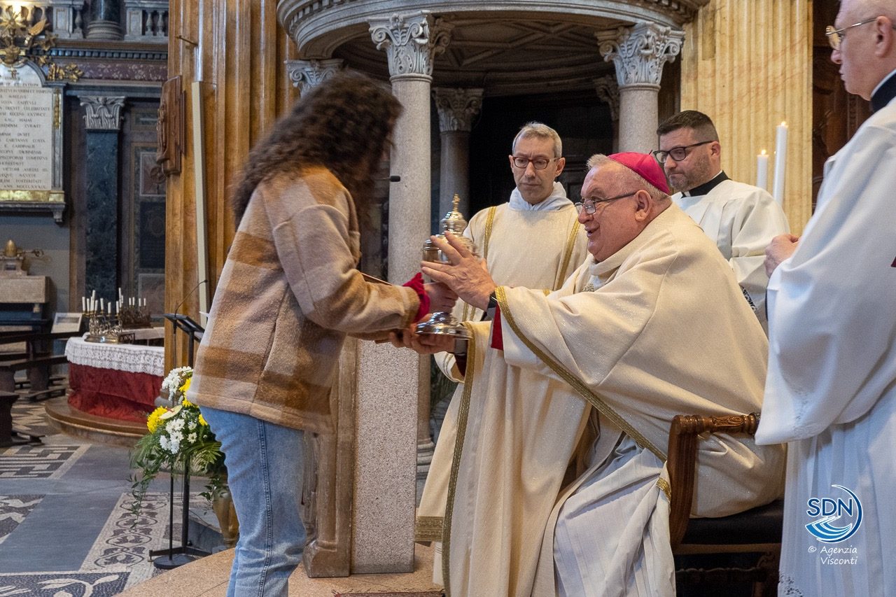La Messa Crismale celebrata in cattedrale nel giorno del Giovedì Santo 2023