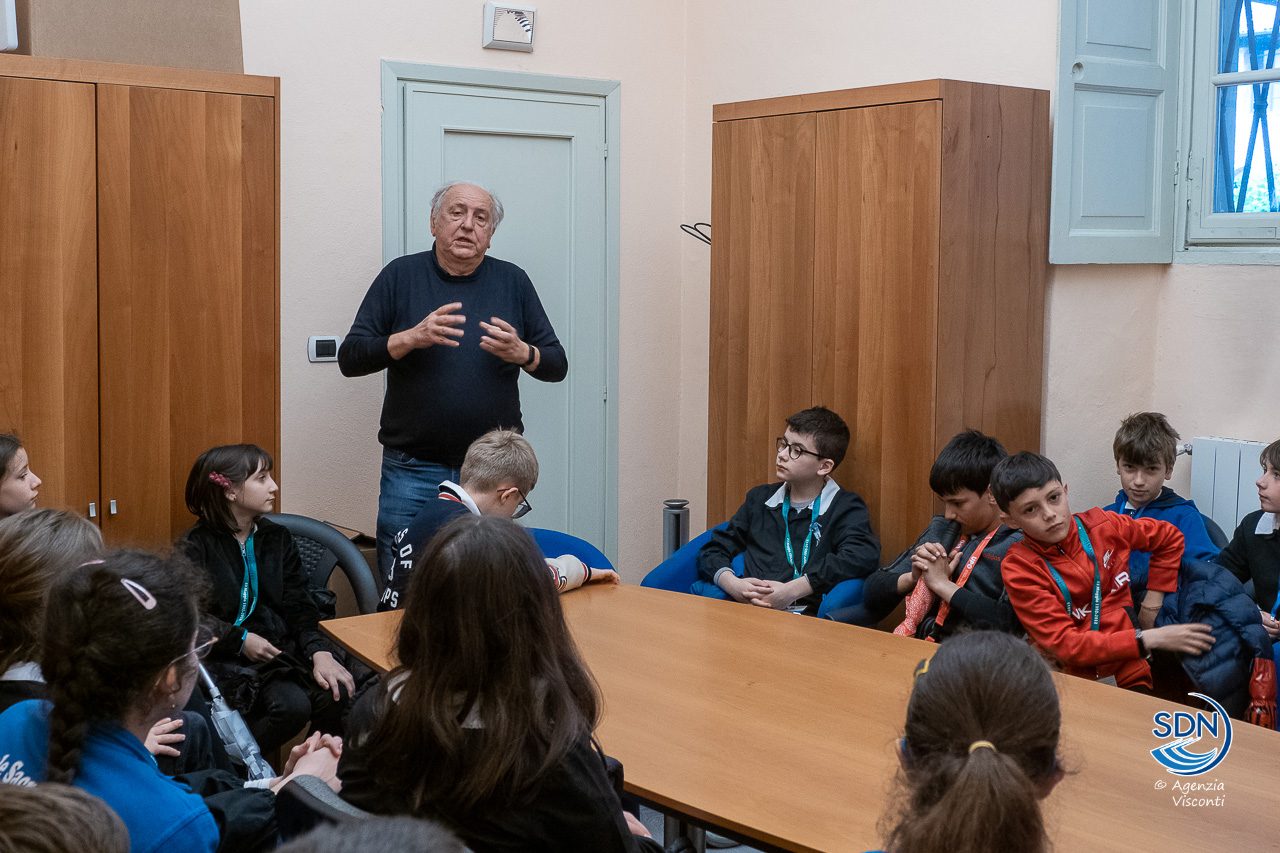 La Classe 5 B dell'istituto Sacro Cuore di Novara in visita alla redazione de L'Azione