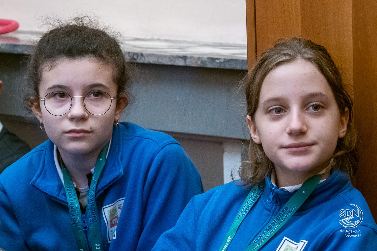 La Classe 5 B dell'istituto Sacro Cuore di Novara in visita alla redazione de L'Azione