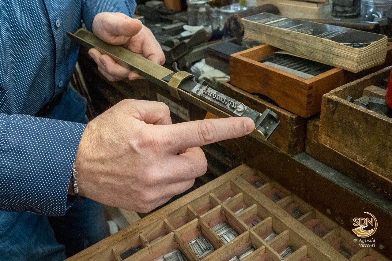 Gutenberg. Alfredo Ghidelli stampa ancora a caratteri mobili
