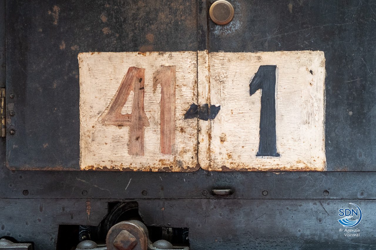 La-prima-auto-targata-Novara-arriva-in-citta3028-1
