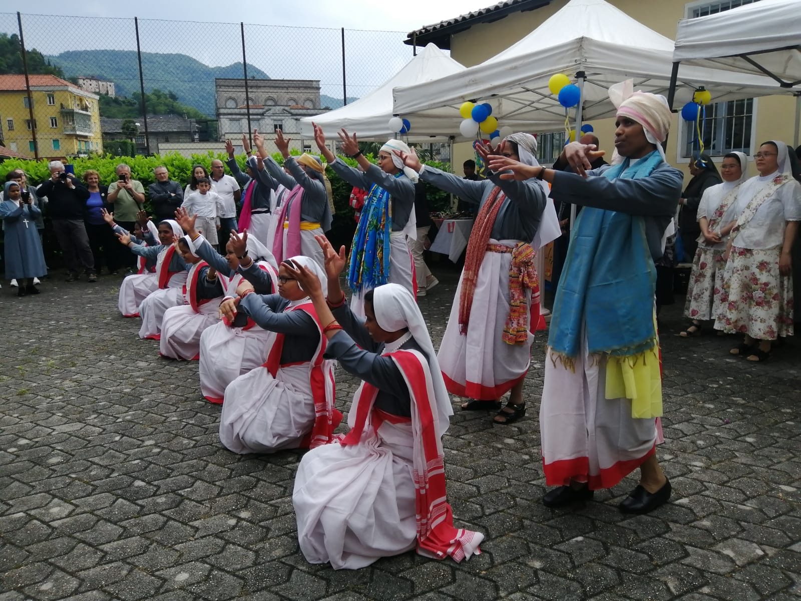 La festa dopo la Messa con la lettura del decreto di Venerabilità di Madre Guaini