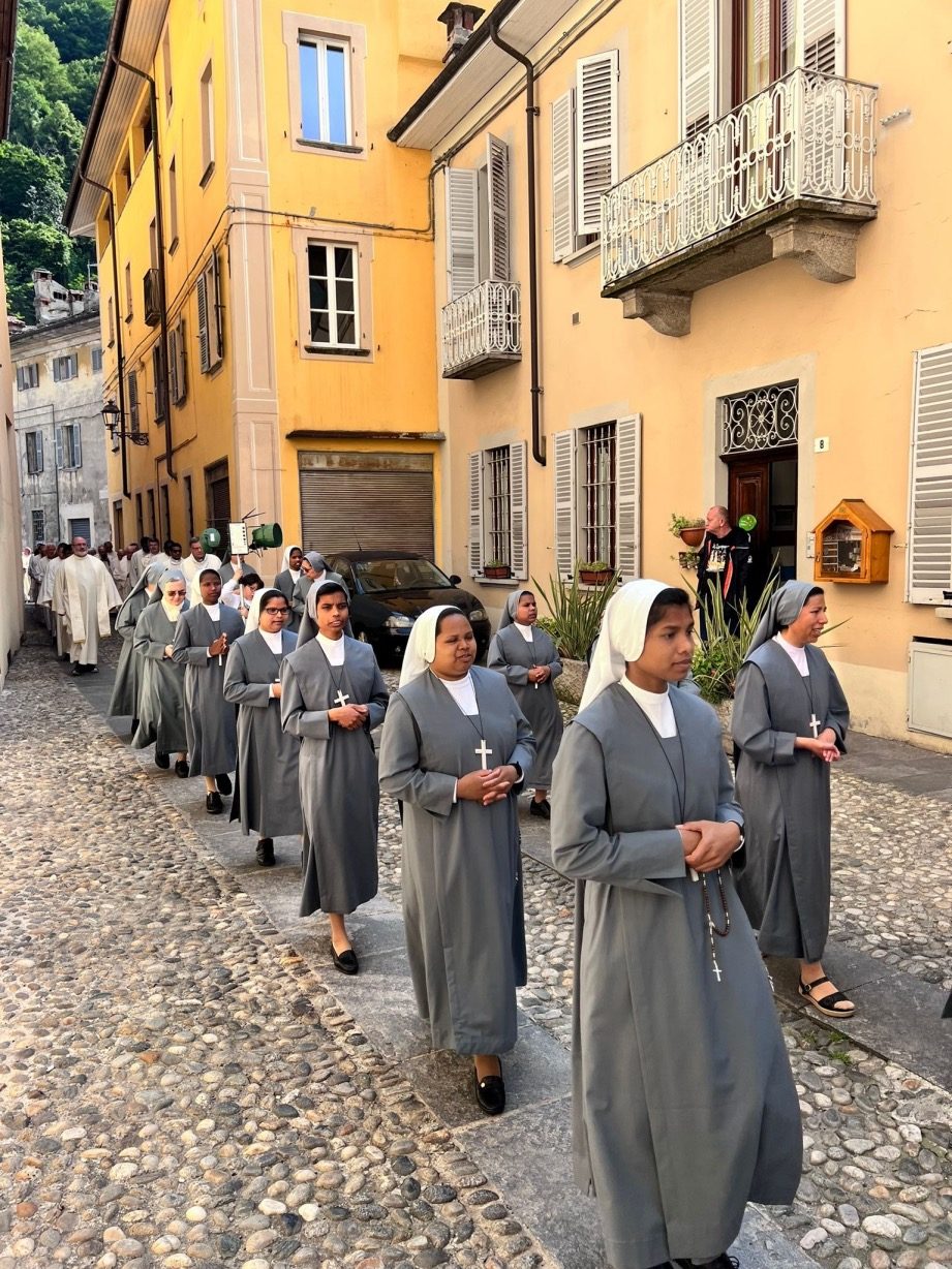 MadreGuainiVenerabileProcessione2