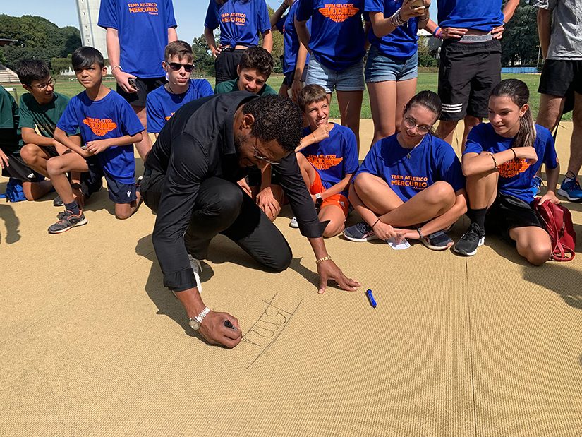 Sotomayor firma la pista del campo di atletica
