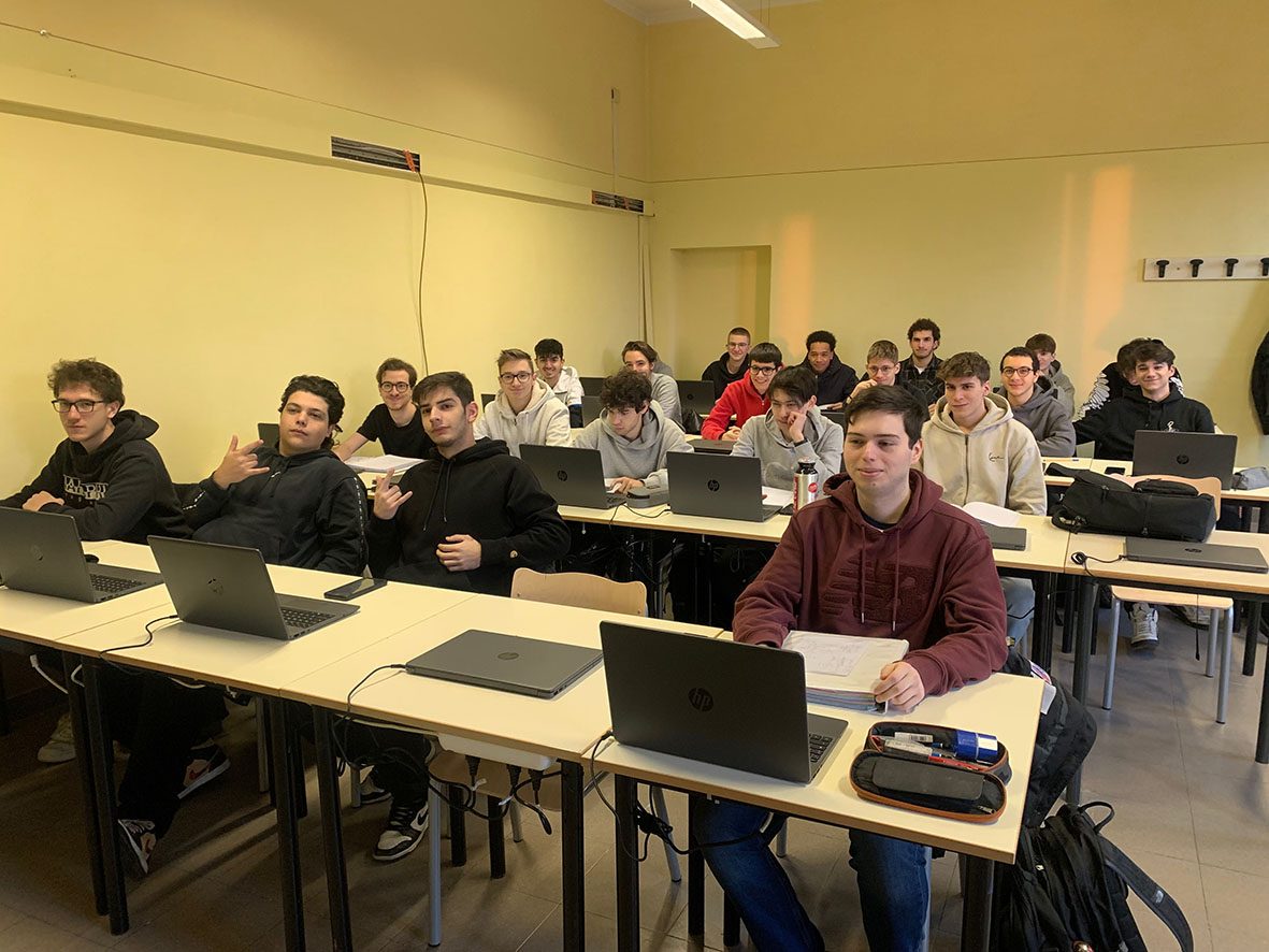 Sette-classi-dellOmar-a-Lumellogno-5