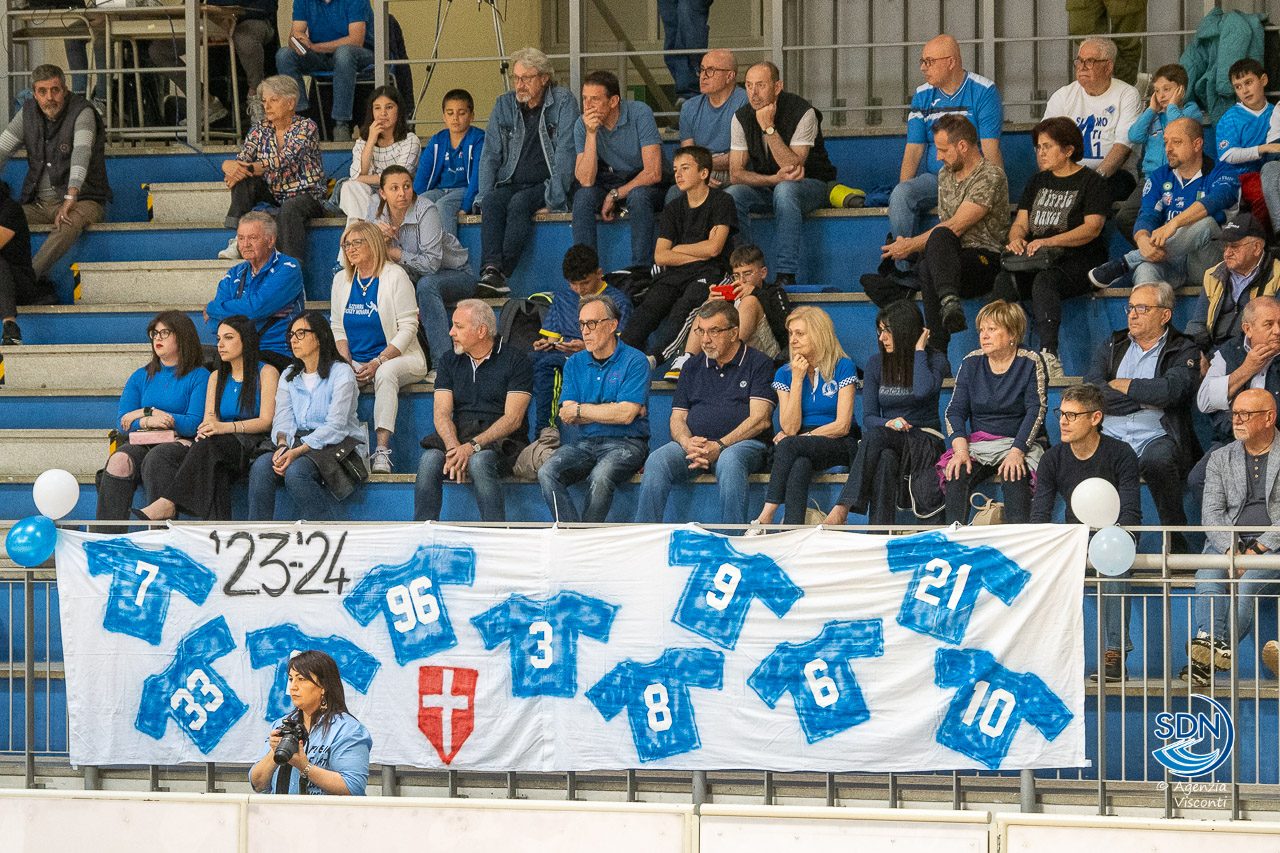 Azzurra Hockey Novara promossa in serie A1: la festa