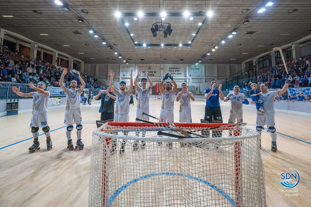 Azzurra Hockey Novara promossa in serie A1: la festa