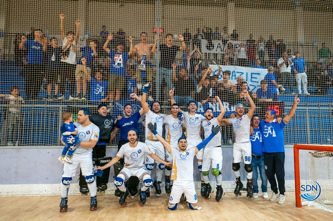 Azzurra Hockey Novara promossa in serie A1: la festa