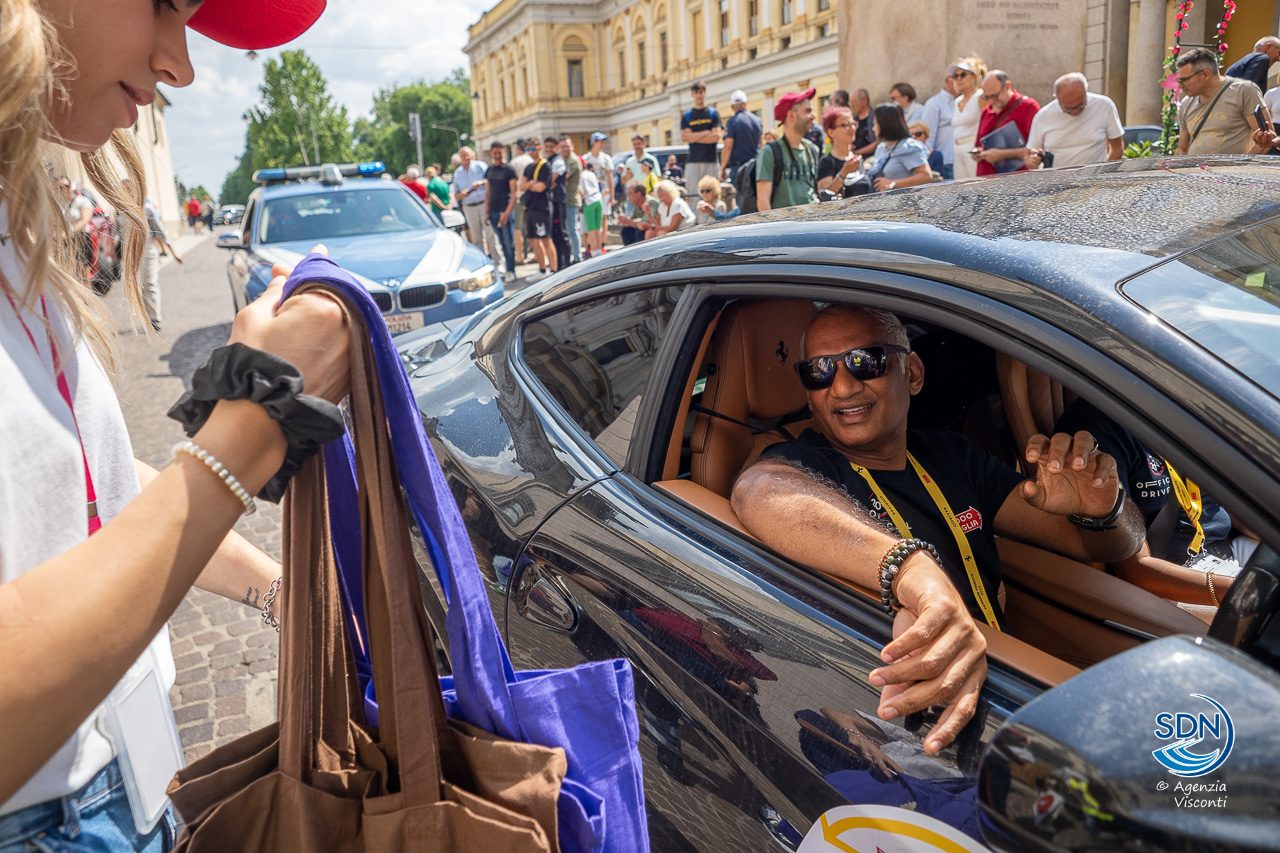 La 1000 Miglia a Novara7696