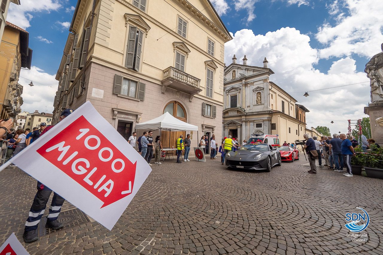La 1000 Miglia a Novara7748