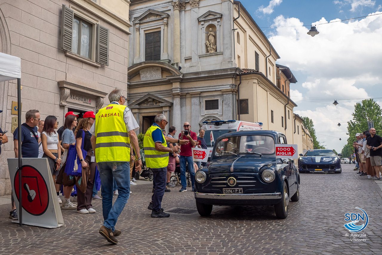 La 1000 Miglia a Novara7774