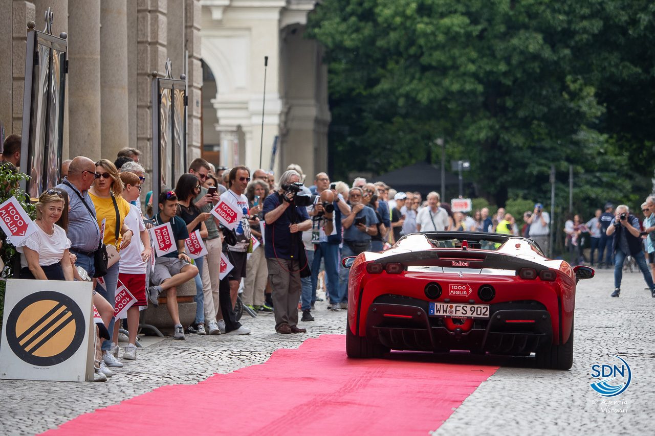 La 1000 Miglia a Novara7862