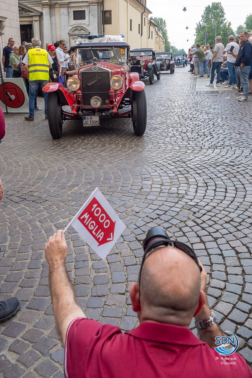 La 1000 Miglia a Novara7885
