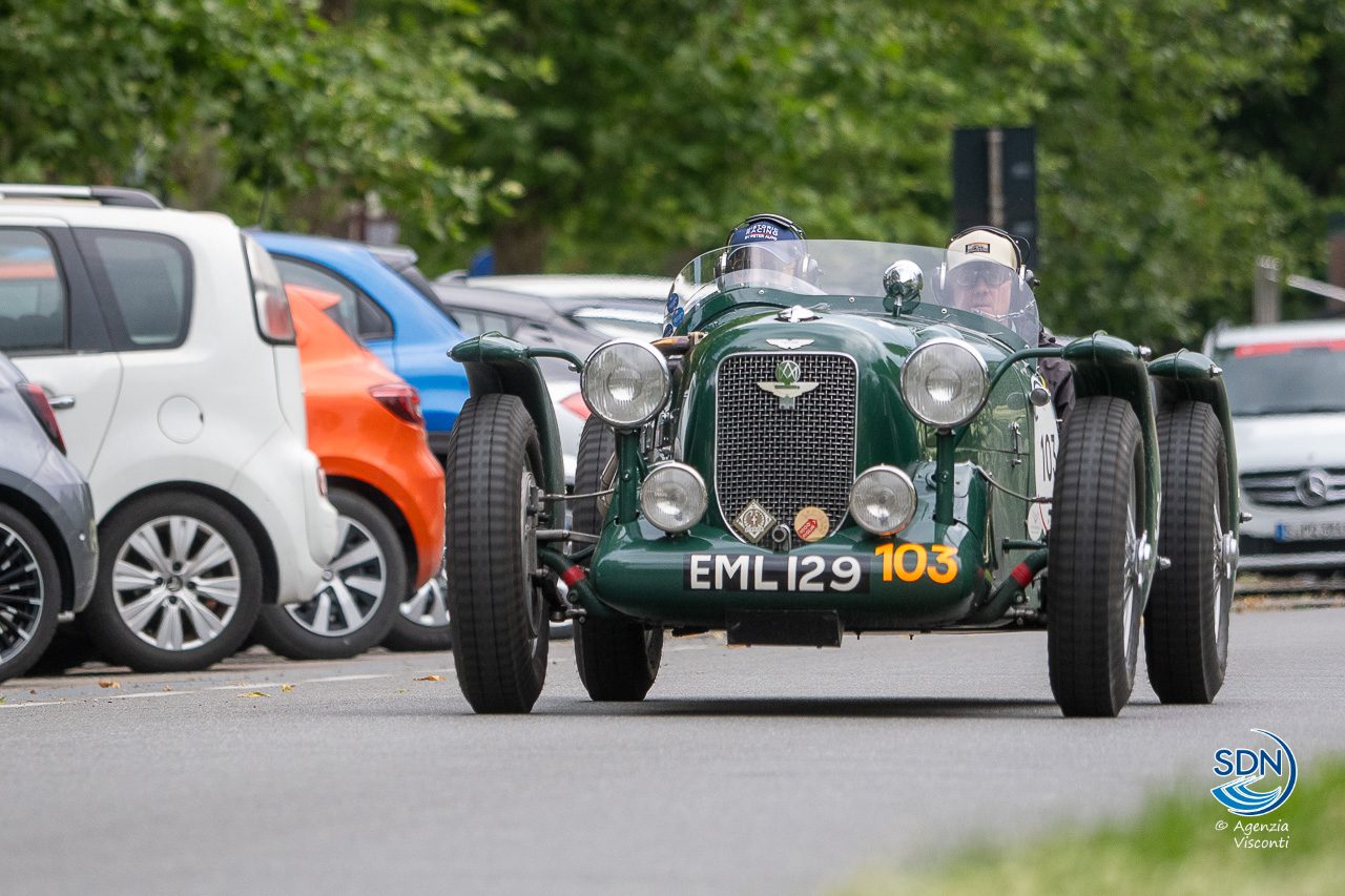 La 1000 Miglia a Novara8017