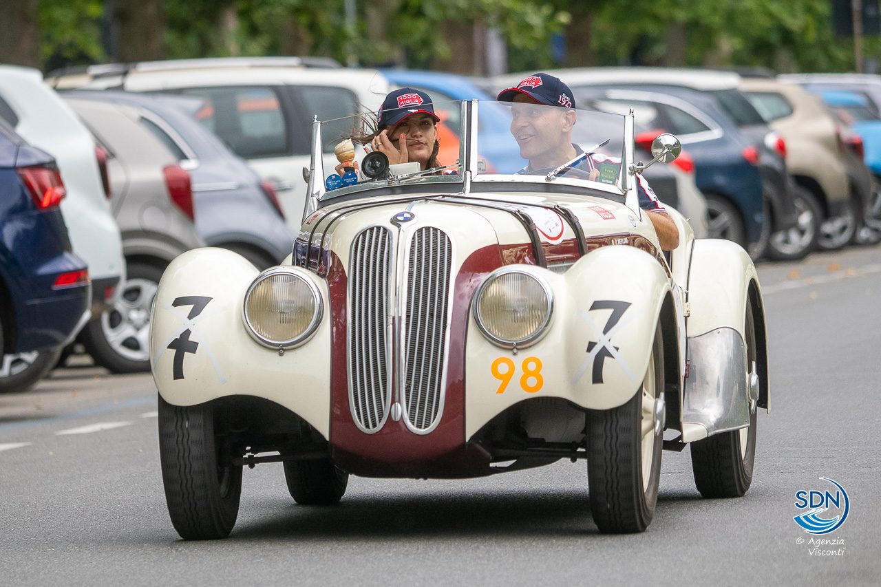 La 1000 Miglia a Novara8032