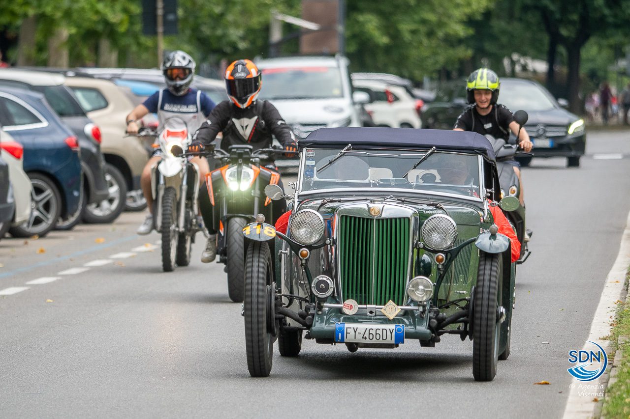La 1000 Miglia a Novara8046