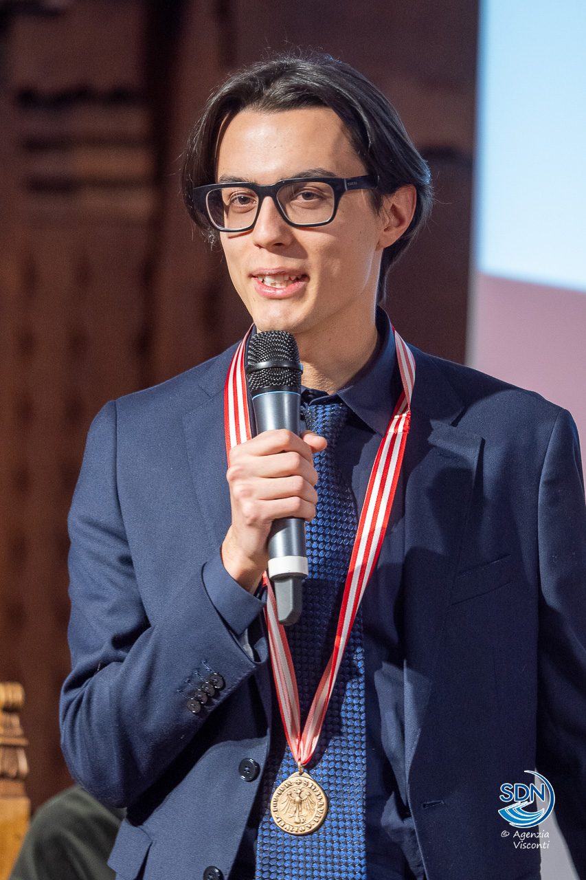 _AOM2835