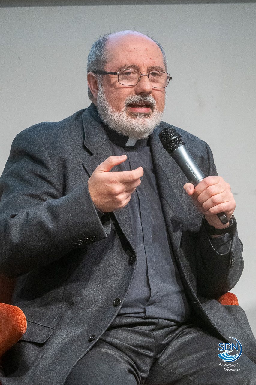 vescovo brambilla convegno castello_AOM9267