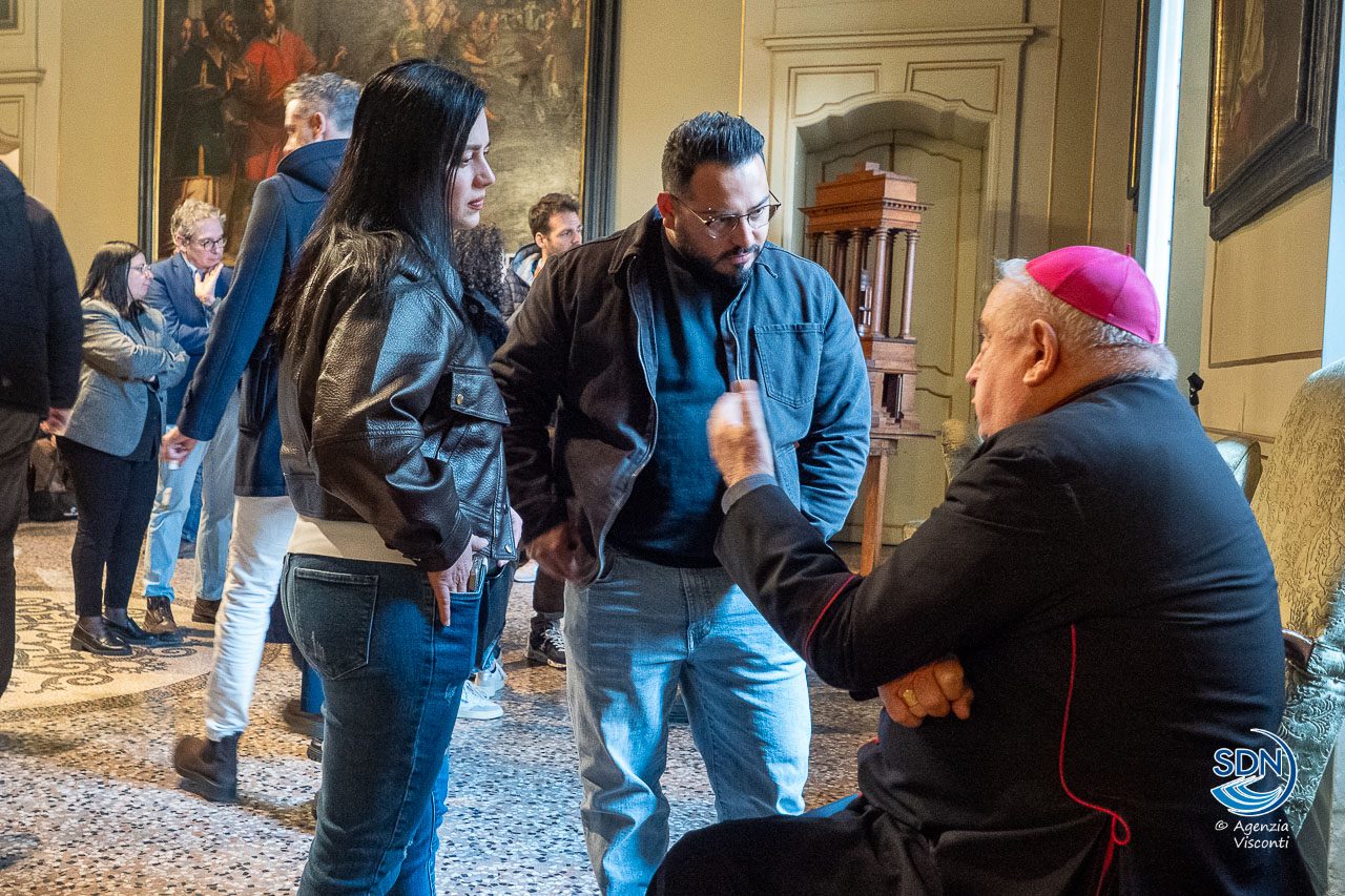 Incontro vescovo e fidanzati__AOM6698