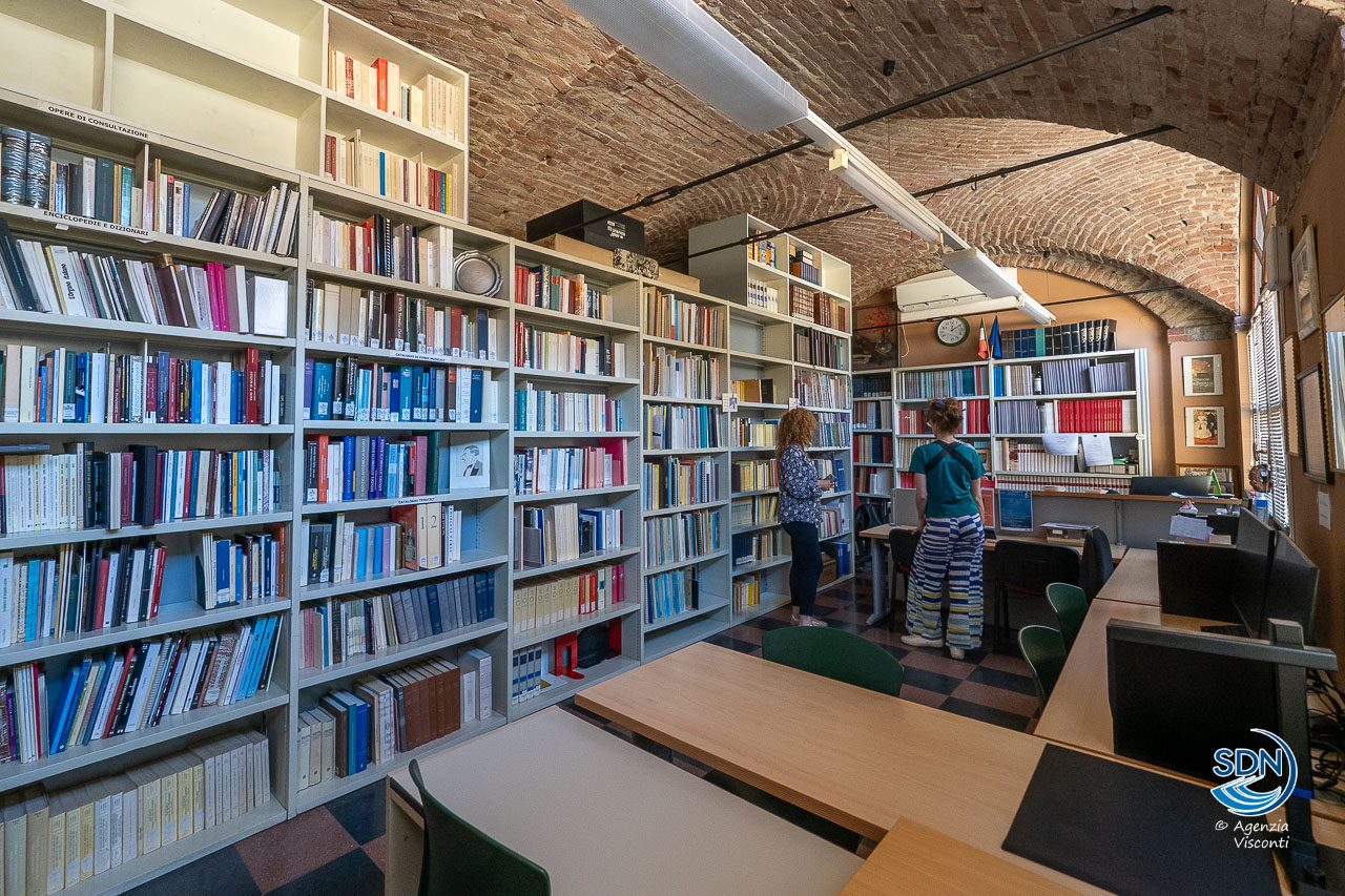 BIBLIOTECA DEL CANTELLI 7